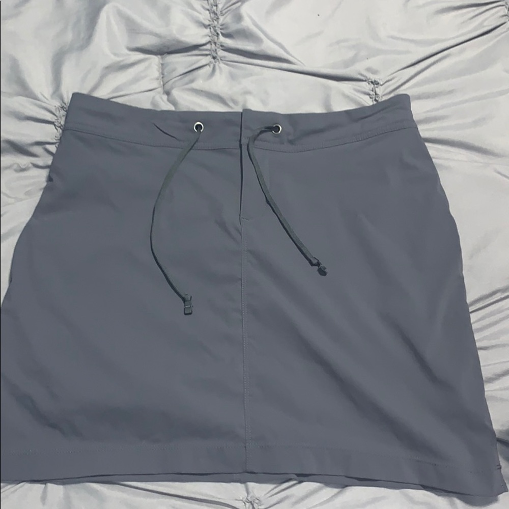 Women’s grey Columbia skirt
